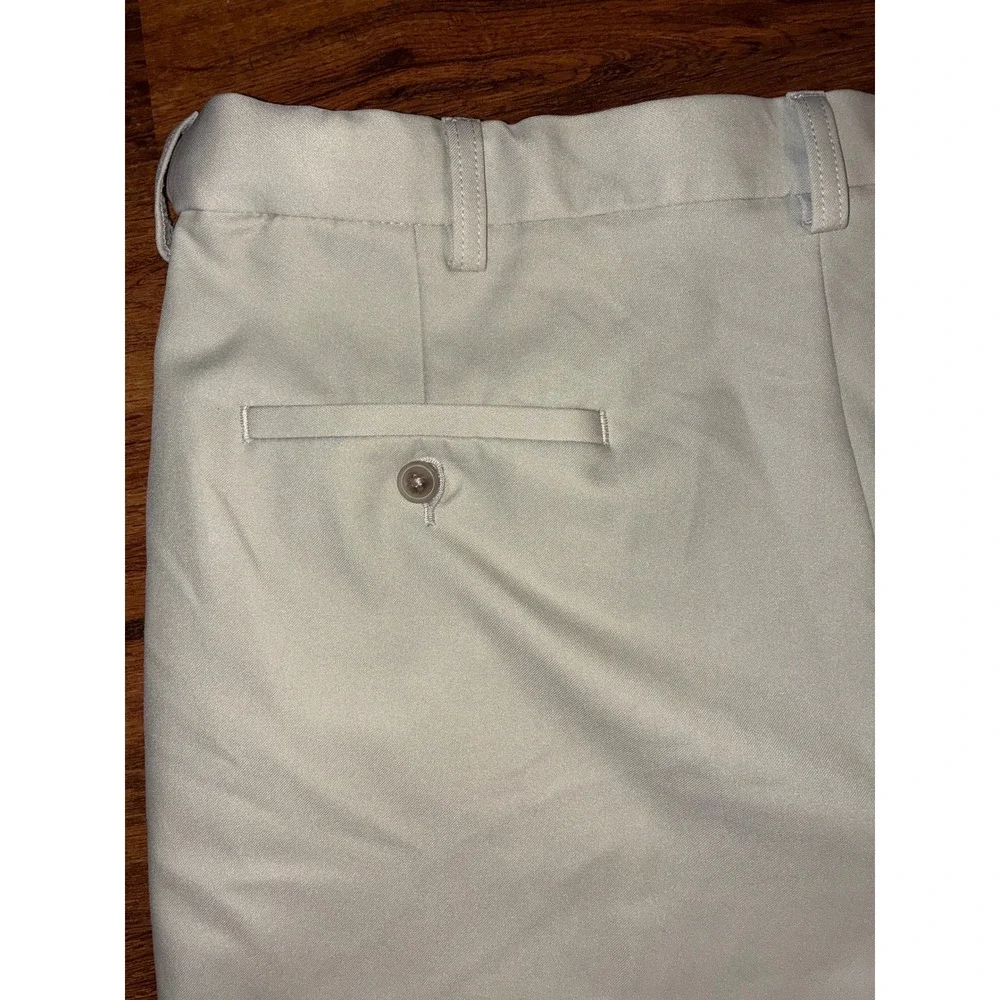 Haggar Cool 18 Pro Mens Golf Shorts Beige Flat Front Performance Size 38